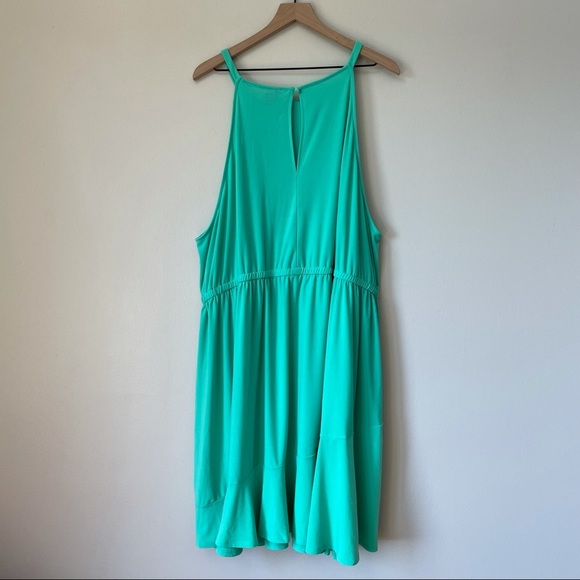 Torrid Green Sleeveless Synched Waist Dress with Pockets - Picture 2 of 4
